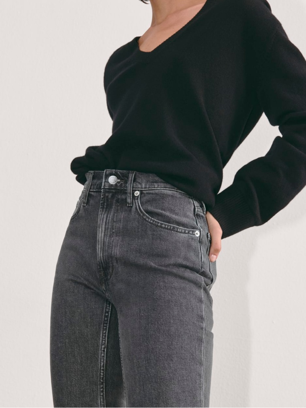 Everlane High-Rise Straight Jeans in Washed Black